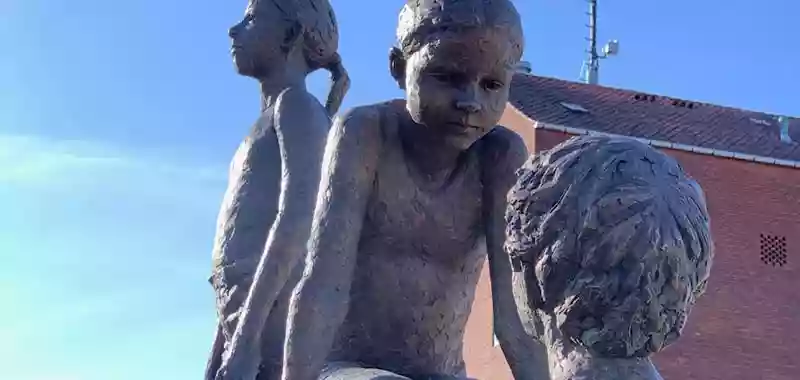 Hendriksholm skolen statuer antigraffiti 2