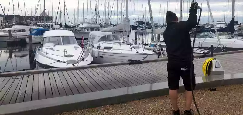 Marselisborg Havn betonkant afrenset for formolie