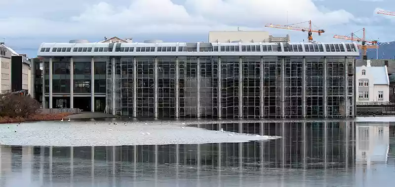 Reykjavik Radhus med stillads